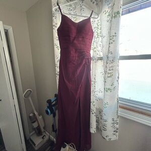 Elegant Burgundy Evening Dress